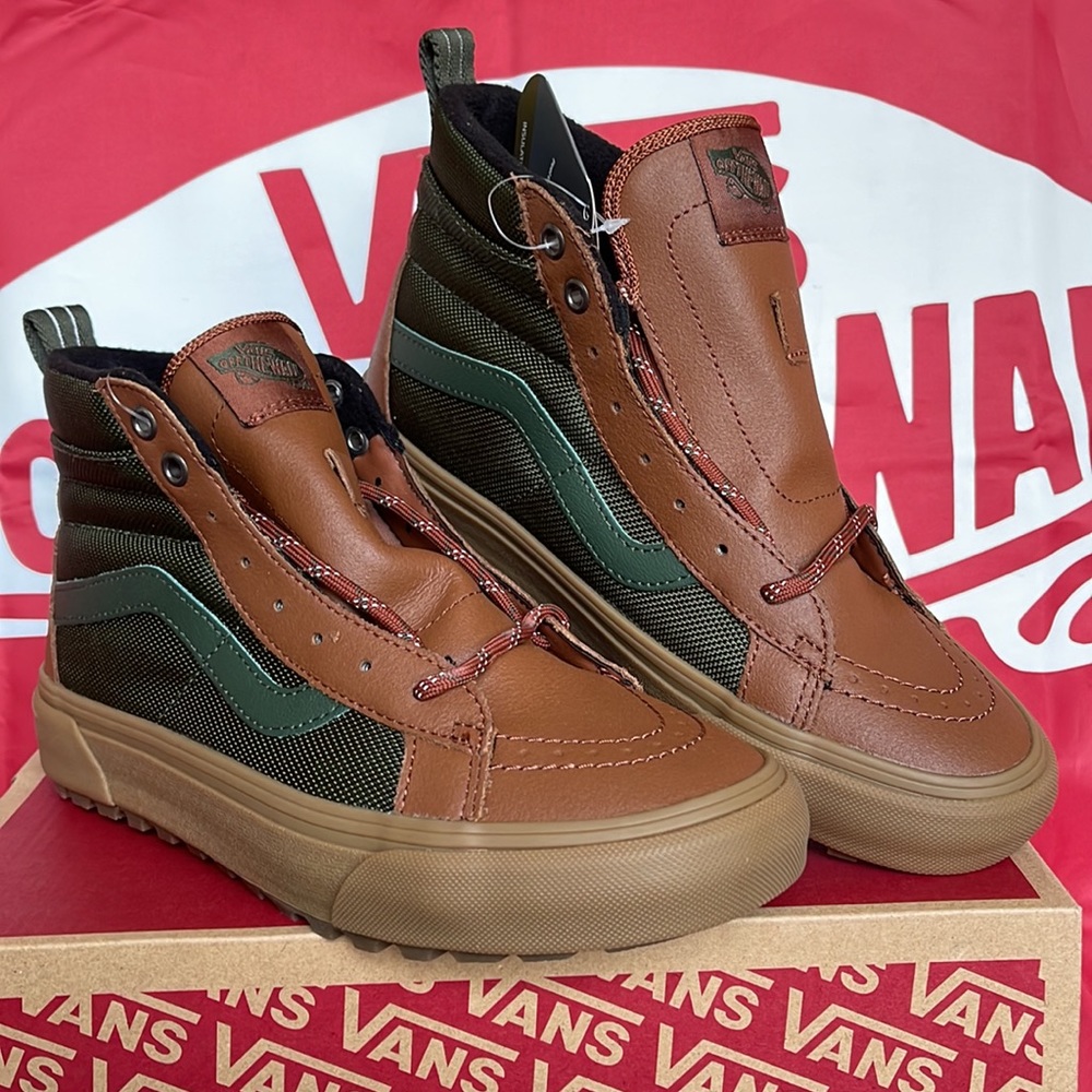 Vans Sk8-Hi Mte-1
Green/Gum
VNOA5HZY17P
WMNS boots - sneakers - Picture 5 of 16